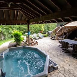 Fallswood Lodge - Hocking Hills