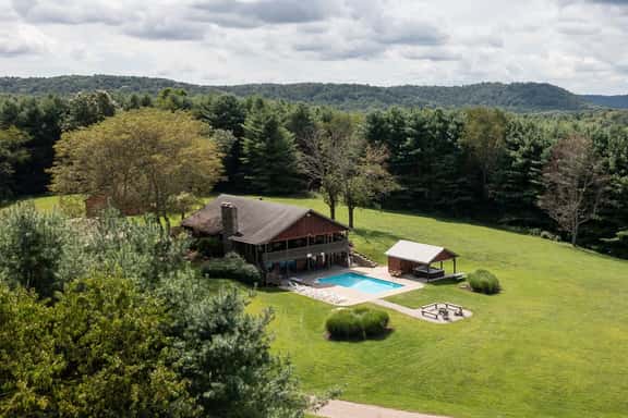 Grande Butte Lodge - Hocking Hills - Image 1